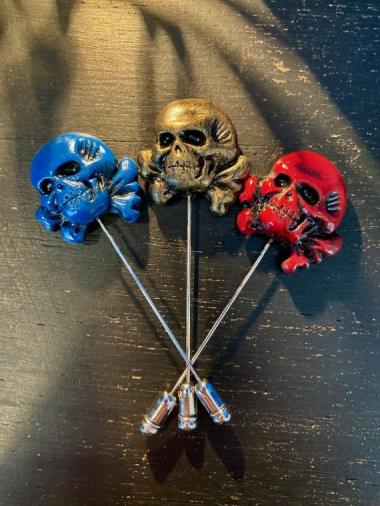 MONSTER FARM Chop ”SWINDLE 15th Skull" Hat Pin